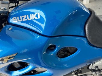 Suzuki GSX600F - 6
