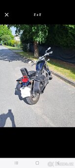 Suzuki Intruder VS 800 - 6