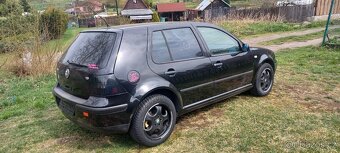 Volkswagen Golf - 6