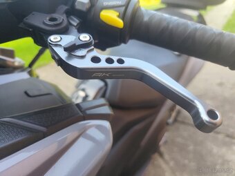 Prodám maxiskůtr Kymco AK 550 - 6