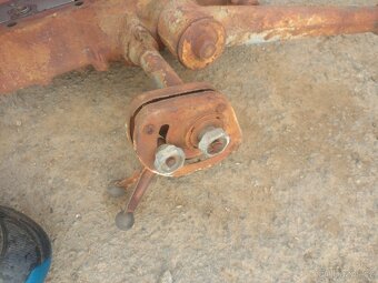 Víko hydrauliky zetor - 6