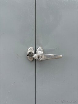 Stará plechová skříň - 6