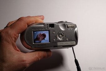 Sony CyberShot DSC-P73 - 6