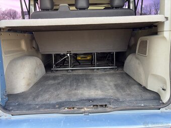 Renault Trafic 2.5 dCi, 9 míst, long - 6