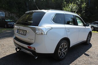 Mitsubishi Outlander - 6