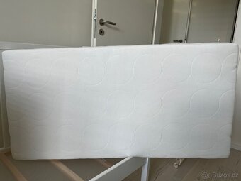 Dětská postýlka bílá IKEA Sundvik + matrace IKEA Skonast + o - 6