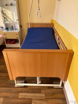 Polohovací elektrická postel s antidekubitní matrací - 6
