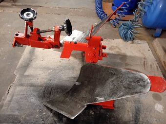 Oboustranný pluh obracák - 6