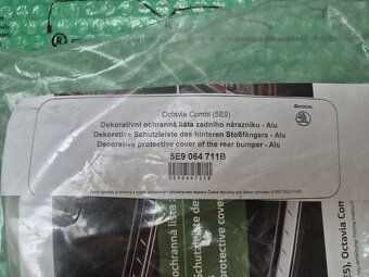 tříbrná Škoda Octavia combi III ochranná lišta - 6