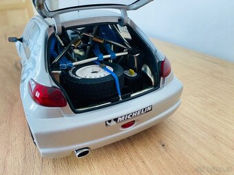 Peugeot 206 WRC AUTOart 1:18 - 6