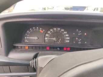 Opel Omega A 2.4i benzín 92kW, automat, bez dokladů - 6