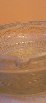 Skleněný popelník s motivem růže - 6