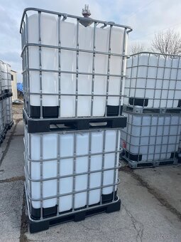 Prodám IBC nádrže na vodu objem 1000 litrů - 6