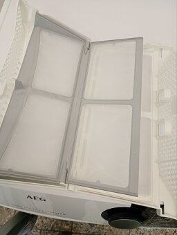 Sušička prádla s tepelným čerpadlem AEG Lavatherm - 6