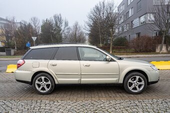 2007 Subaru legacy outback 2.5l Benzín Manuál. - 6