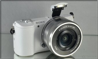 Sony A 5100 + 16-50mm DSLMFull HDVWIFI950 Exp. - 6
