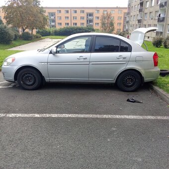 Vyměním Hyundai accent - 6