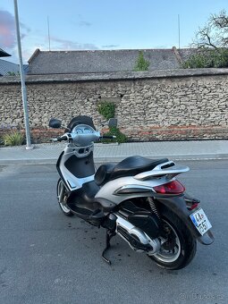 PIAGGIO BEVERLY 500 - 6