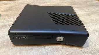Xbox 360 S - 6