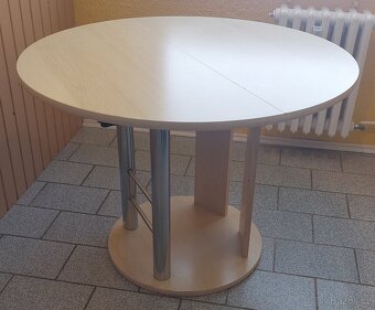 Rozkládací jídelní stůl kulatý / oválný - 6