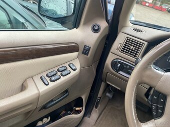 Ford Explorer Eddie Bauer - 6