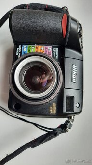 Nikon Coolpix 8400 - sleva - 6