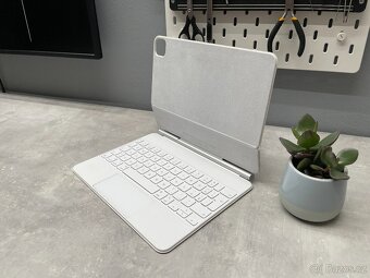 zánovní bílá Apple Magic Keyboard pro iPad 11" - A2261 - 6