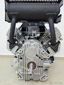 Dvouválcový motor Loncin 22HP - 6