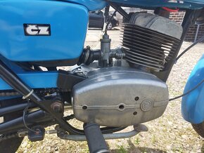 ČZ 175/487 , r.v.1986 - 6