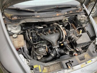 Nepojízdné Volvo V50 - 6