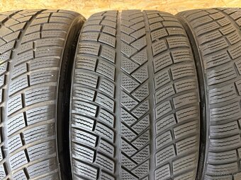 KOMPLETNÍ SADA ZIMNÍCH PNEU 225/40 R18 92W VREDESTEIN 2023 - 6