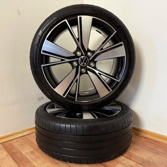 VW GOLF VIII 8 BAKERFIELD 5x112 R18 ET51+LETNÍ 225/40R18 5mm - 6