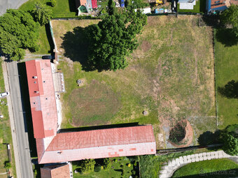 Areál bývalého statku 4.945m2,30 minut od Prahy - 6