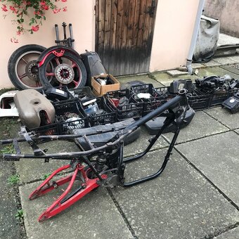 Kawasaki GPZ 550 unitrack - 6