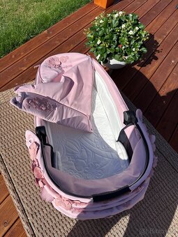 Priam Lux Carry Cot - 6