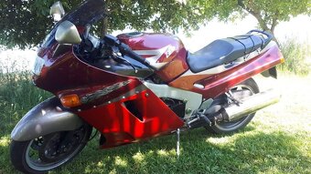 Kawasaki ZZR 1100 - 6