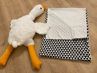 Výbavička pro miminko-fusaky,deky,hracky,oblečky - 6