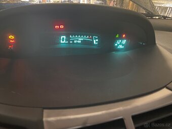 Yaris 1.0 82tis km ročník 2009 - 6