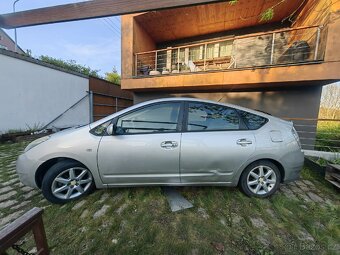 Toyota Prius II - 6