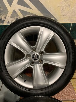 Alu kola Škoda R17 5X112 NOVÉ LETNÍ PNEU 225/50 R17 TOP STAV - 6