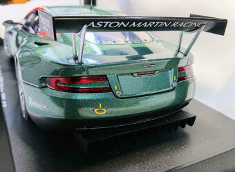1:18 Aston Martin DBR9 Sebring Lemans 2005 Autoart - 6