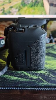 Prodám zrcadlovku Canon EOS 77D včetně 2 objektivů - 6