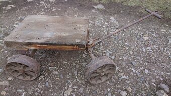 Litinová kola šasi pojezd na motor - 6