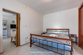 Prodej rodinného domu 4+kk, vejminek 1+kk, pozemek 838m2, k. - 6