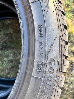2ks. 245/45 R18 100V zimní GoodYear - DOT 2021 - 6