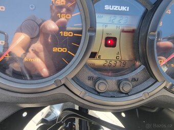 Suzuki DL V-Strom 650 - 6