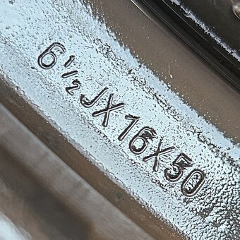 Letní kola Ford 205/55/16, 6.5Jx16 ET50 č. AD17 - 6