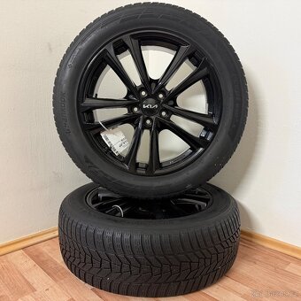 KIA SORENTO IV 5x114,3 R19 ET49,5+ZIMNÍ 235/55R19 5mm - 6