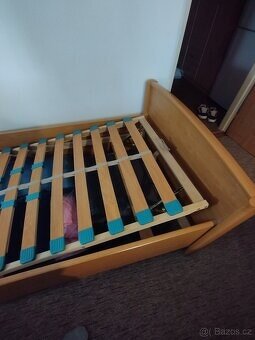 Kompletní postel s roštem a matrací - 6