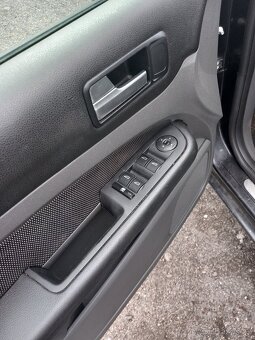 Ford focus MK 2 TITÁNIUM - 6
